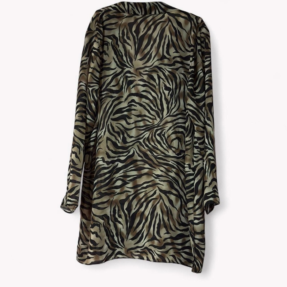 Tiger Print Single Button Top - image 6